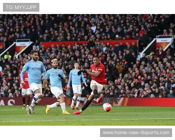 布鲁诺禁区外远射惊现弧线美感